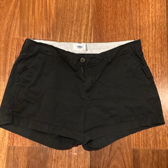 Old navy shorts - Picture 1 of 4